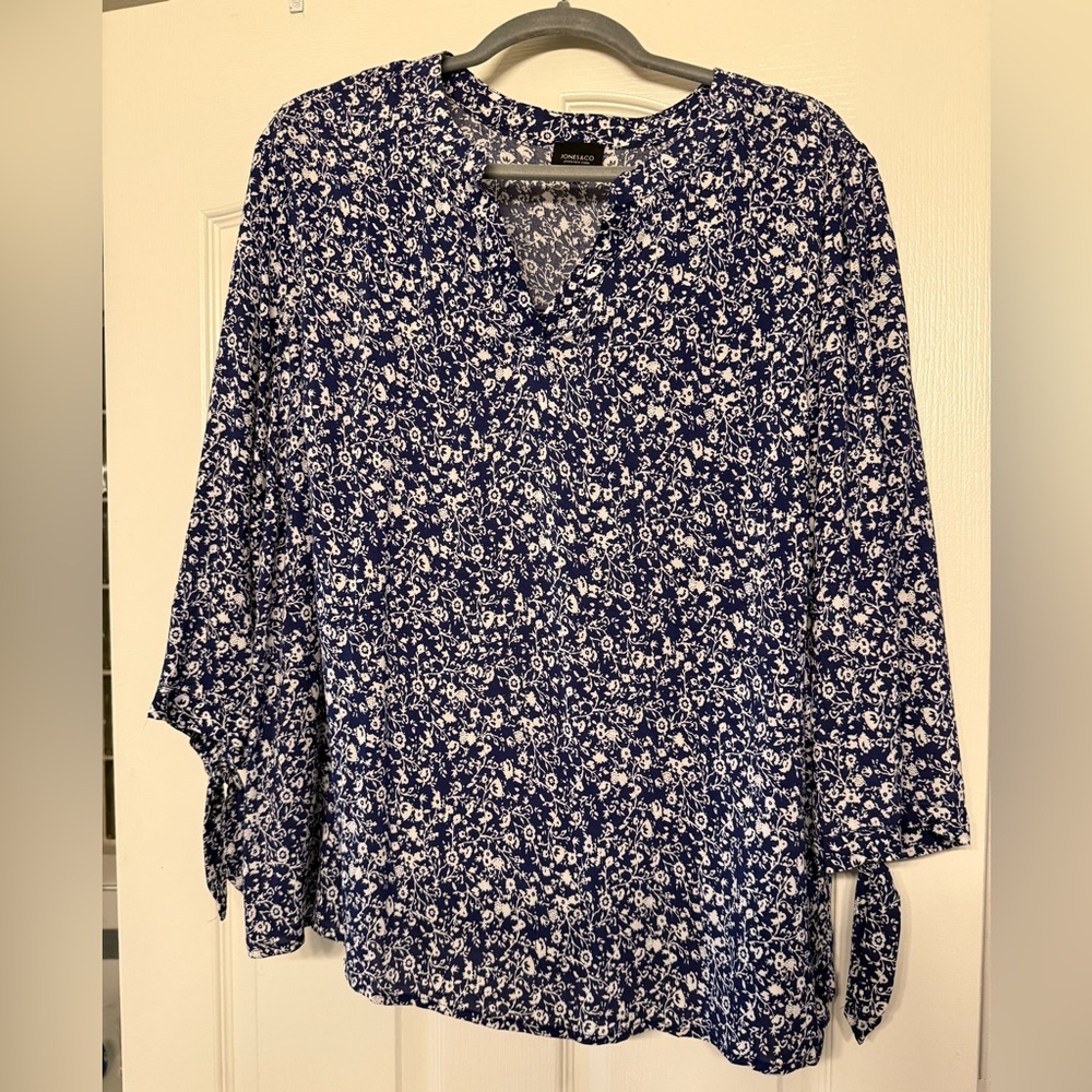 Jones New York & Company Floral Navy Blue Dolman Sleeve Women's Top - Picture 5 of 13